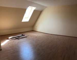 Lakás 4 szobák eladó on Floresti