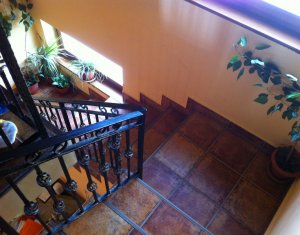 Ház 5 szobák eladó on Floresti