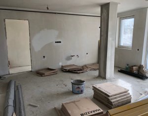 Lakás 4 szobák eladó on Floresti