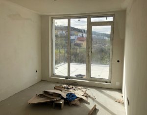 Lakás 4 szobák eladó on Floresti