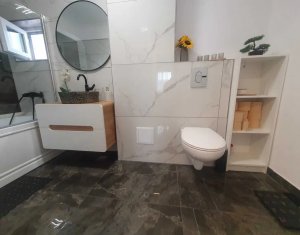 Appartement 4 chambres à vendre dans Cluj-napoca, zone Manastur