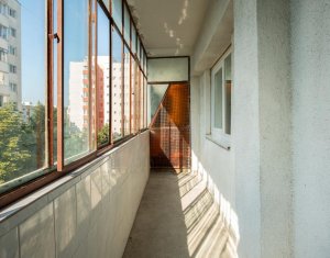 Appartement 4 chambres à vendre dans Cluj-napoca, zone Manastur