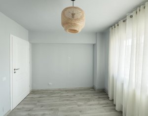 Appartement 4 chambres à vendre dans Cluj-napoca, zone Manastur