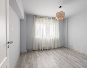 Appartement 4 chambres à vendre dans Cluj-napoca, zone Manastur
