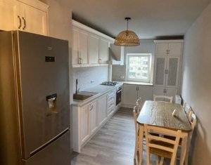 Appartement 4 chambres à vendre dans Cluj-napoca, zone Manastur