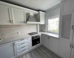Appartement 4 chambres à vendre dans Cluj-napoca, zone Manastur