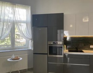 Appartement 3 chambres à louer dans Cluj-napoca, zone Centru
