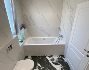 Maison 4 chambres à vendre dans Floresti