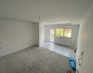 Maison 4 chambres à vendre dans Floresti
