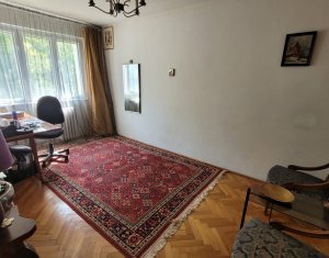 Appartement 4 chambres à vendre dans Cluj-napoca, zone Manastur