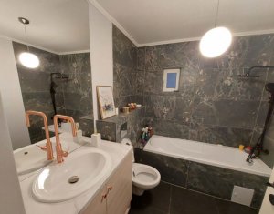 Maison 4 chambres à vendre dans Floresti