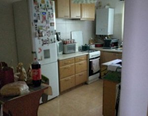 Maison 3 chambres à vendre dans Floresti