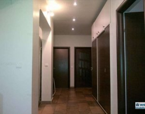 Appartement 4 chambres à vendre dans Cluj-napoca, zone Centru