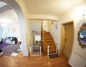 Maison 4 chambres à louer dans Cluj-napoca, zone Andrei Muresanu