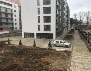 Spatiu de inchiriat in zona Gheorgheni, 318 mp, vitrina 13ml, 6-8 parcari