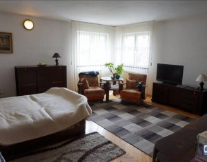 Maison 10 chambres à vendre dans Cluj-napoca, zone Andrei Muresanu