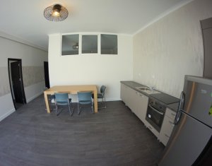 Appartement 3 chambres à louer dans Cluj-napoca, zone Marasti
