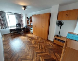 Appartement 3 chambres à louer dans Cluj-napoca, zone Manastur