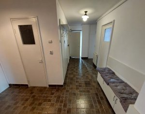 Appartement 3 chambres à louer dans Cluj-napoca, zone Manastur