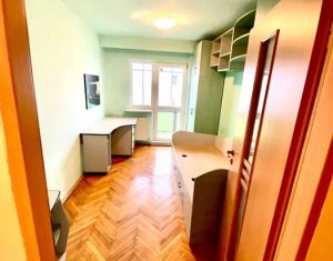 Appartement 4 chambres à vendre dans Cluj-napoca, zone Marasti