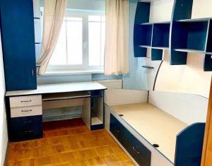Appartement 4 chambres à vendre dans Cluj-napoca, zone Marasti