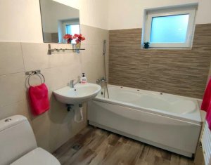 Appartement 5 chambres à vendre dans Cluj-napoca, zone Manastur