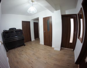Inchiriere apartament 3 camere decomandat, pentru birouri, Piata Cipariu