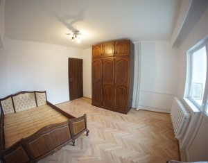 Inchiriere apartament 3 camere decomandat, pentru birouri, Piata Cipariu