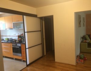 Lakás 4 szobák eladó on Cluj-napoca, Zóna Manastur