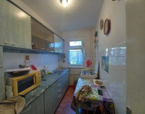 Appartement 4 chambres à vendre dans Cluj-napoca, zone Manastur
