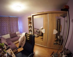 Lakás 4 szobák eladó on Cluj-napoca, Zóna Manastur