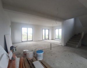 Maison 4 chambres à vendre dans Sannicoara