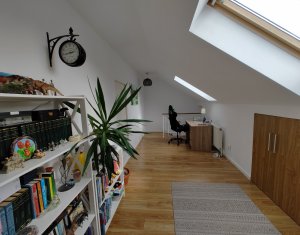 Appartement 4 chambres à vendre dans Cluj-napoca, zone Manastur