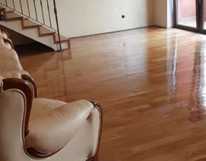 Appartement 5 chambres à vendre dans Floresti