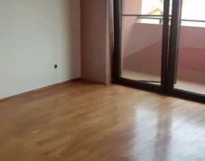 Appartement 5 chambres à vendre dans Floresti