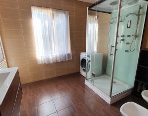 Maison 5 chambres à louer dans Floresti