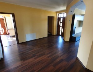 Maison 5 chambres à louer dans Floresti