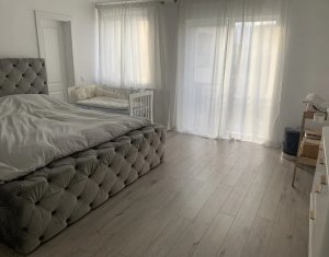 House 4 rooms for sale in Floresti