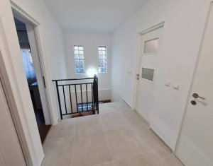 Maison 4 chambres à vendre dans Floresti