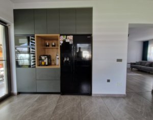 House 4 rooms for sale in Jucu De Sus