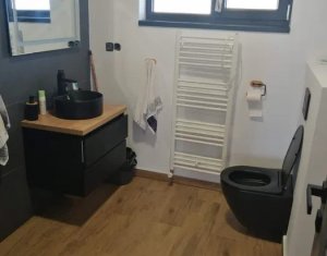 House 4 rooms for sale in Jucu De Sus