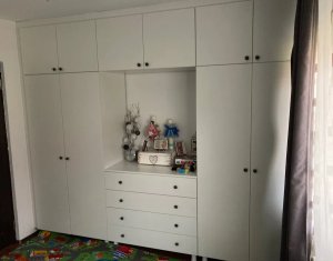 Maison 4 chambres à vendre dans Floresti