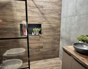 Lakás 3 szobák eladó on Floresti