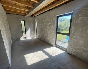 Maison 6 chambres à vendre dans Floresti