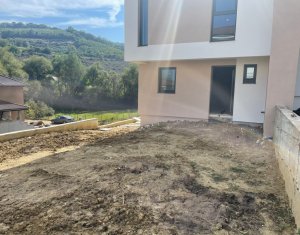 Maison 6 chambres à vendre dans Floresti