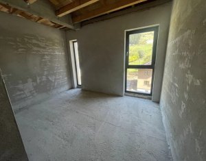 Maison 6 chambres à vendre dans Floresti