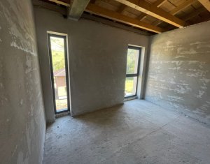 Maison 6 chambres à vendre dans Floresti