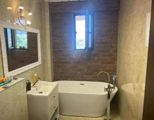 Lakás 4 szobák eladó on Floresti