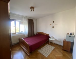 Appartement 4 chambres à vendre dans Cluj-napoca, zone Manastur