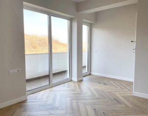 Maison 4 chambres à vendre dans Floresti
